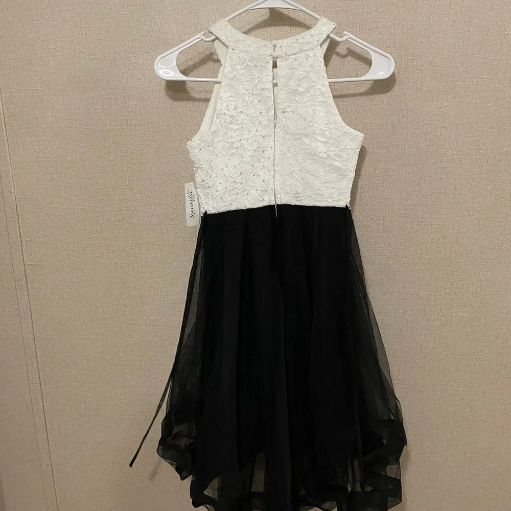 Dress - Picture 7 of 7